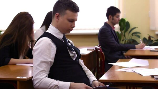 В Санкт-Петербурге выпускника оштрафовали на 3 тысячи рублей за использование шпаргалки на ЕГЭ по истории В Санкт-Петербурге выпускника оштрафовали на 3 тысячи рублей за использование шпаргалки на ЕГЭ по истории