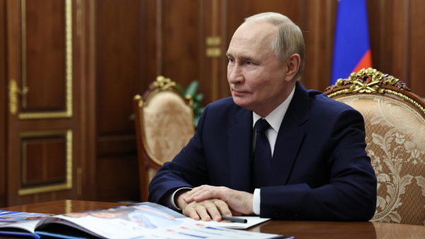 Путин пожелал коллективу "Орленок" интересной и продуктивной работы Путин пожелал коллективу "Орленок" интересной и продуктивной работы