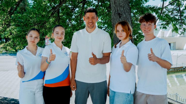 Призер Олимпийских игр Алексей Денисенко дал совет юным спортсменам Призер Олимпийских игр Алексей Денисенко дал совет юным спортсменам